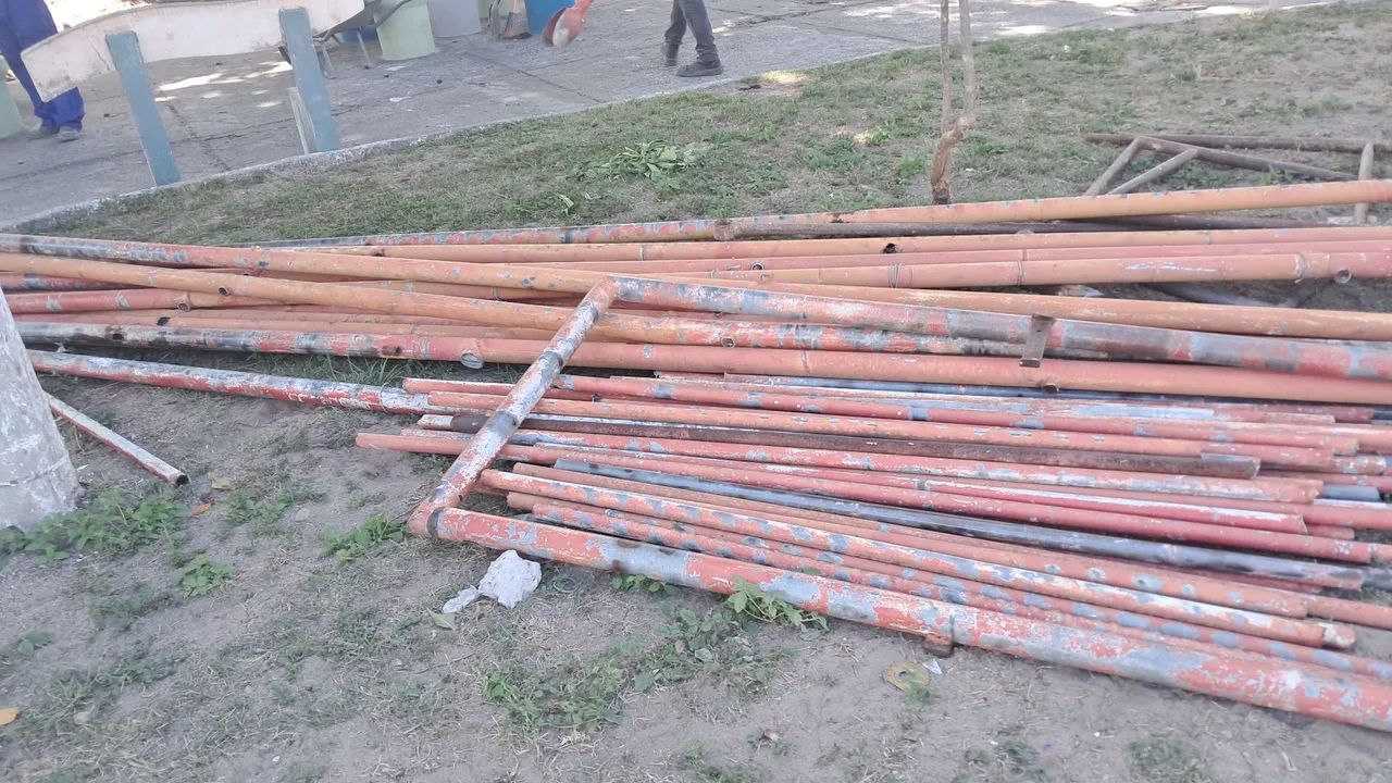 Tubos metálico usado para vender  - Foto 4