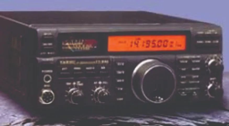 TRANSCEPTOR YAESU FT 840