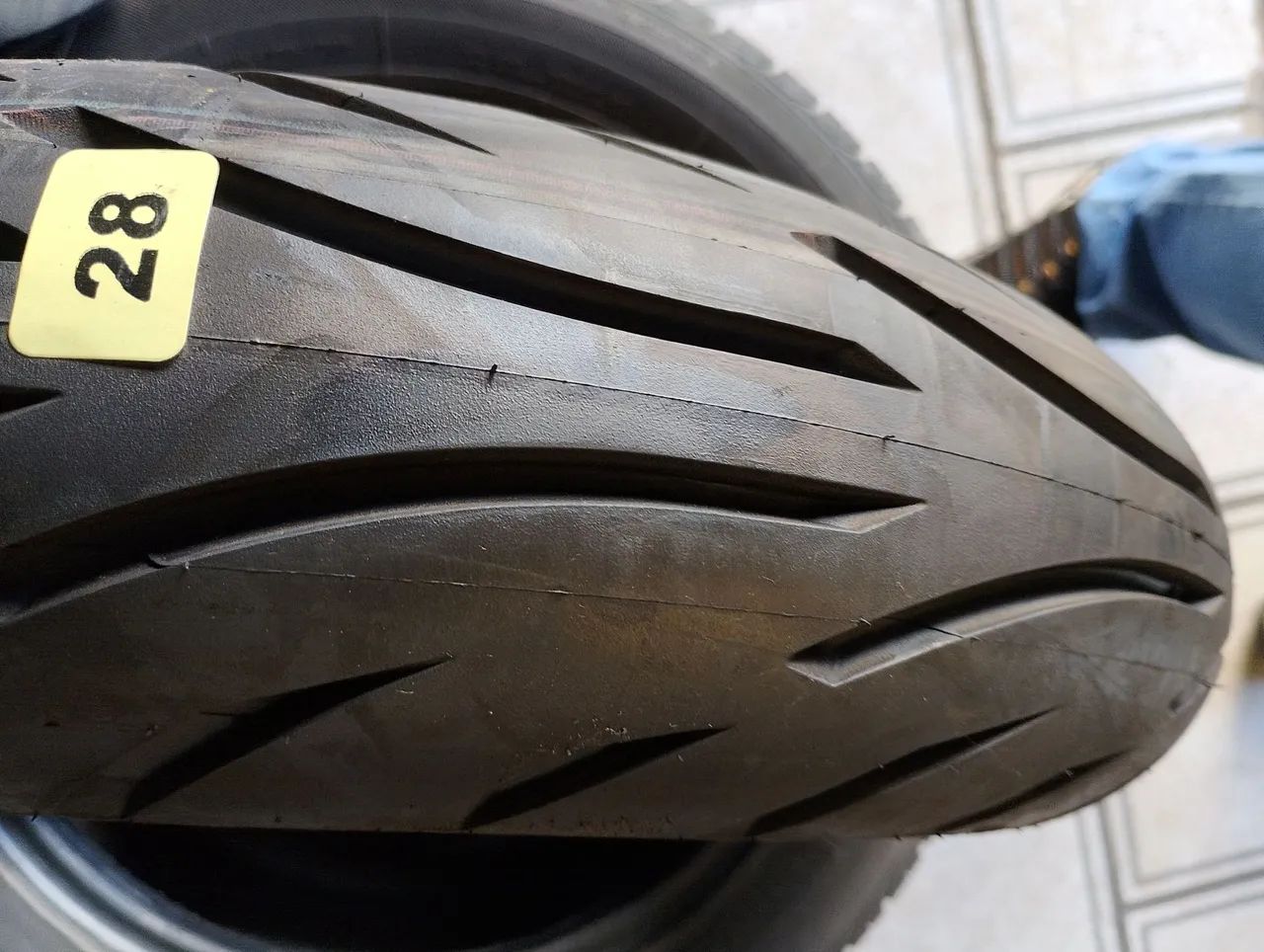 Pneu scooter aro 130/70/13 - Foto 2