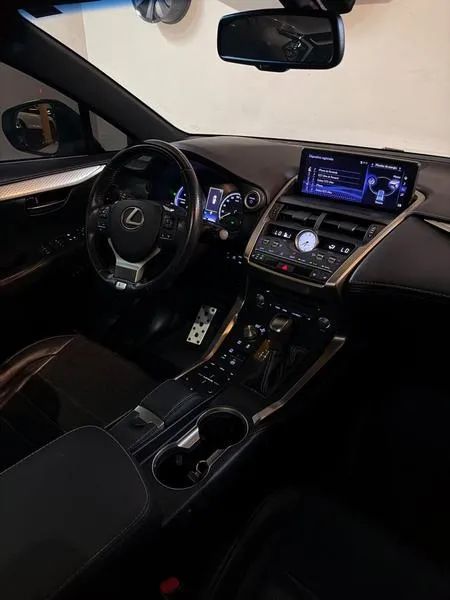 Lexus NX-300 H F-sport 2.5 16V Aut., foto 15 de 19