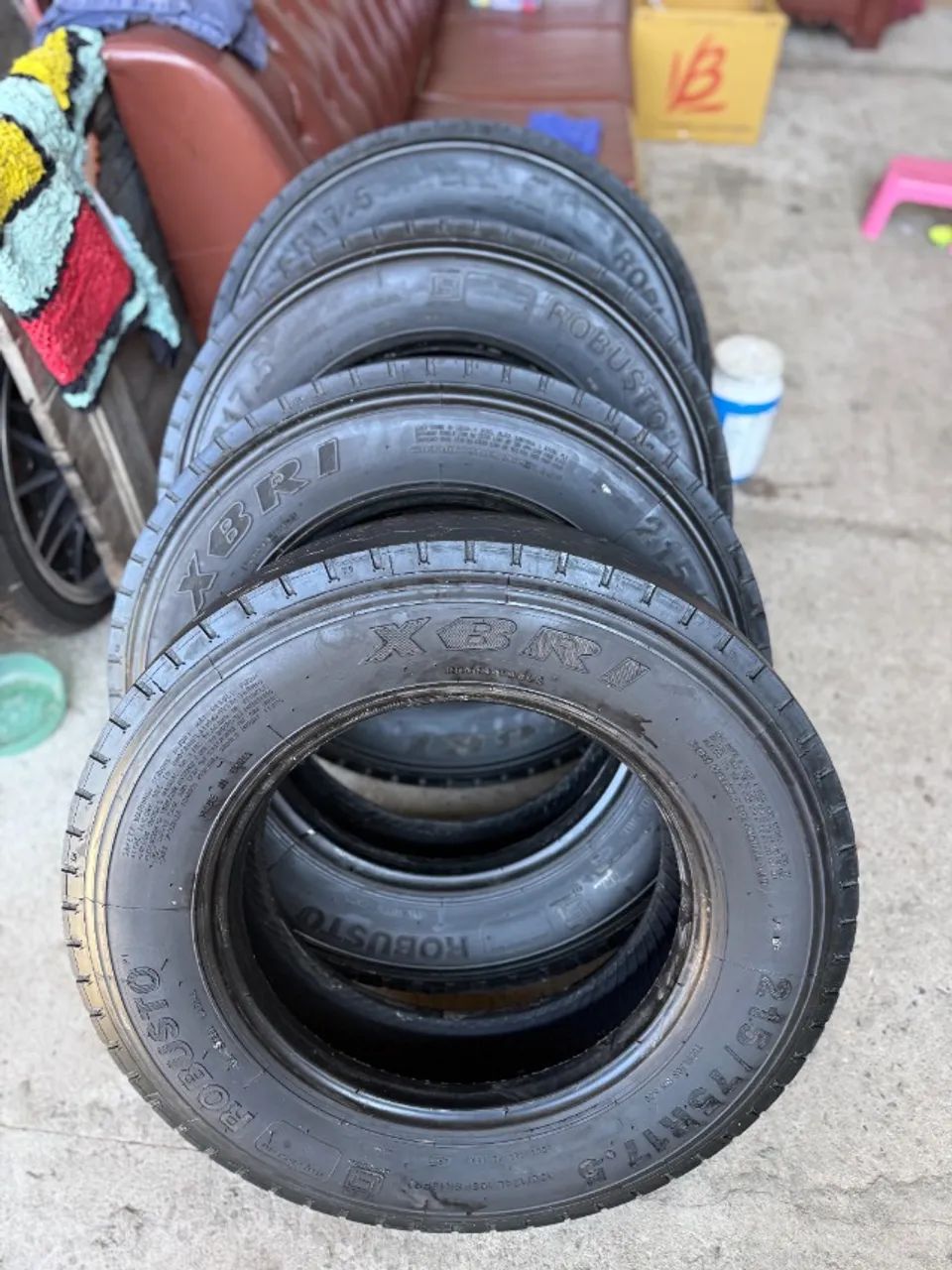4 pneus xbri 215/75 17,5 sem recape
