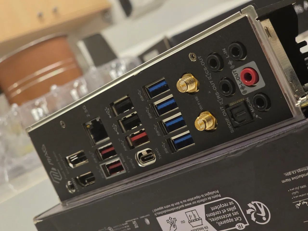 Kit AM5 - b650 Tomahawk wifi + R9 9950x - Foto 4