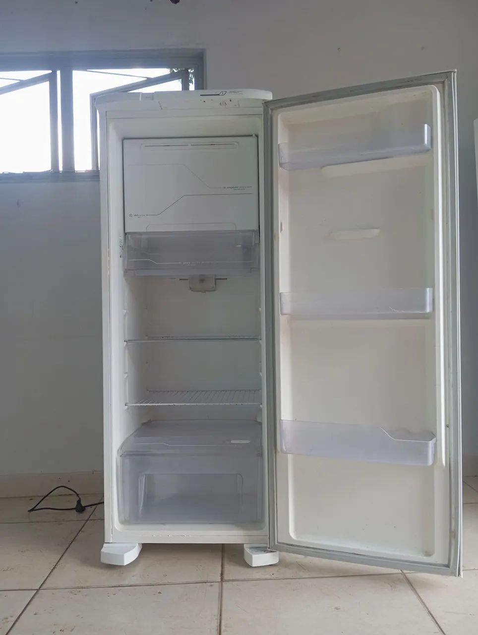 Geladeira Eletrolux frotfe  - Foto 4