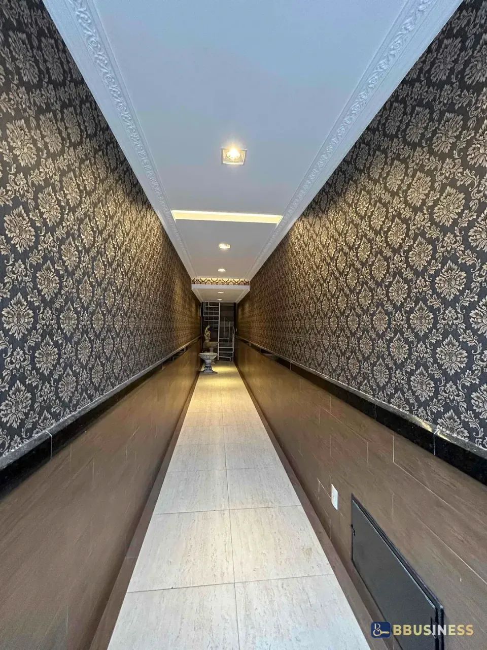 Sala Comercial Duplex para Locação  Reformada, Decorada e Pronta para Uso, Centro, Campos  - Foto 2