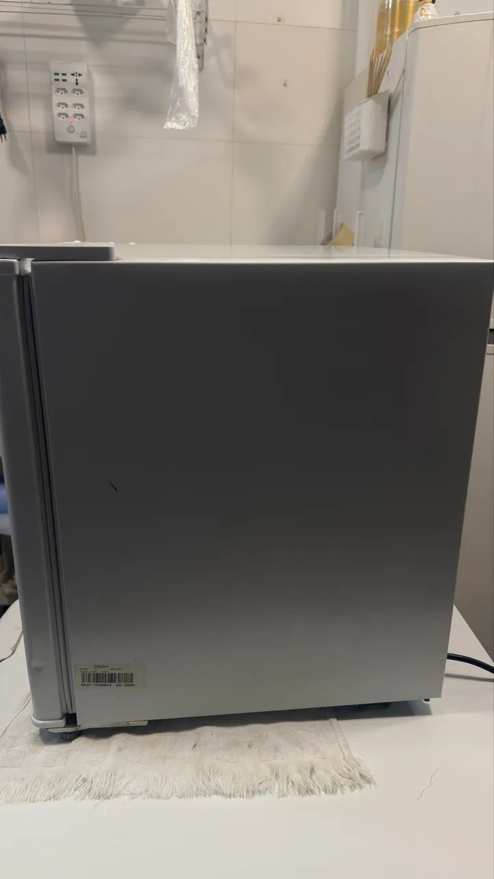 Frigobar Midea 45L - Excelente estado! - Foto 4