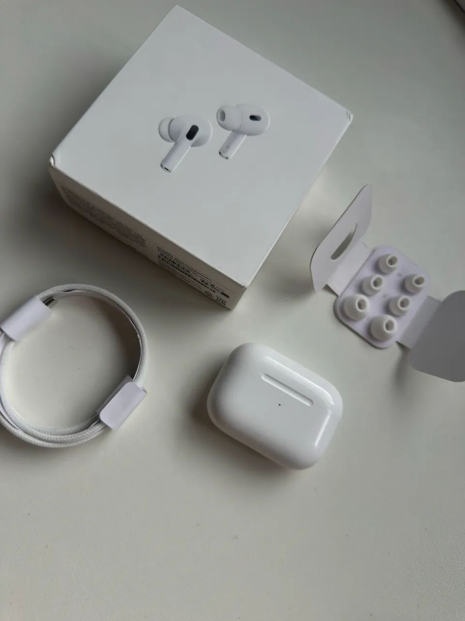 AirPods Pro 2 (2ª Geração) USB-C ? Kit completo | Lado Direito com