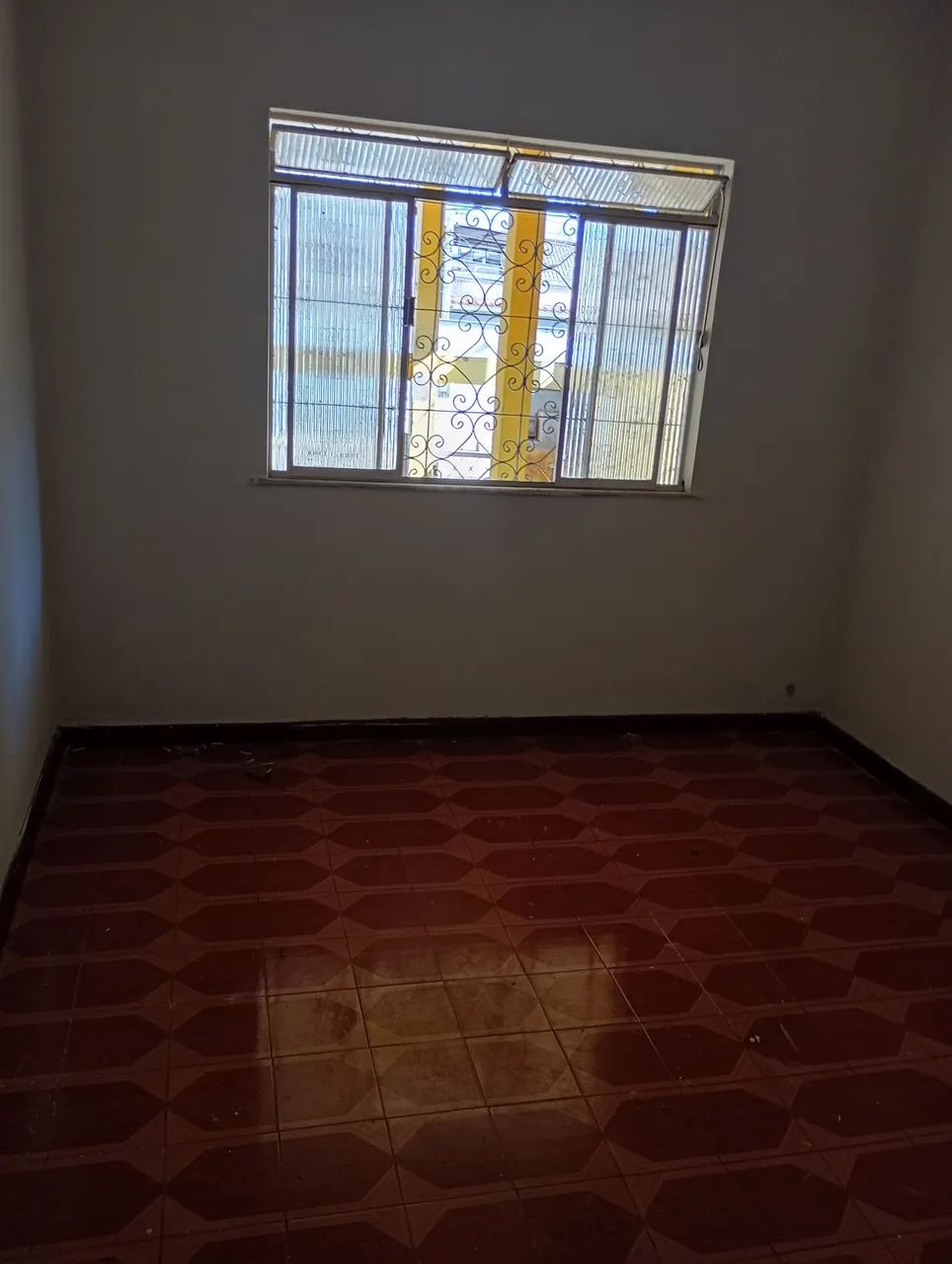 Alugo casa parte baixa do eucaliptal 