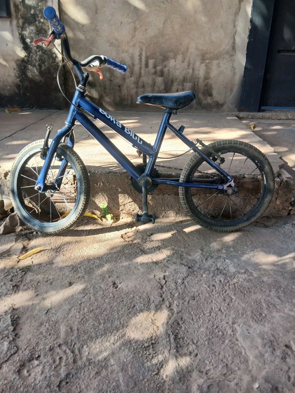 Vende-se bicicleta aro 16 seminova bem conservada 
