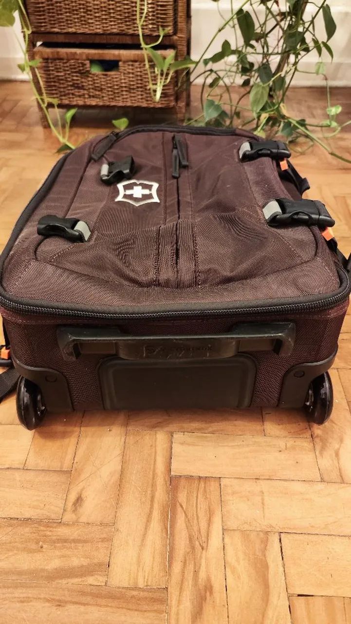 Mala de bordo Victorinox impecável  - Foto 4