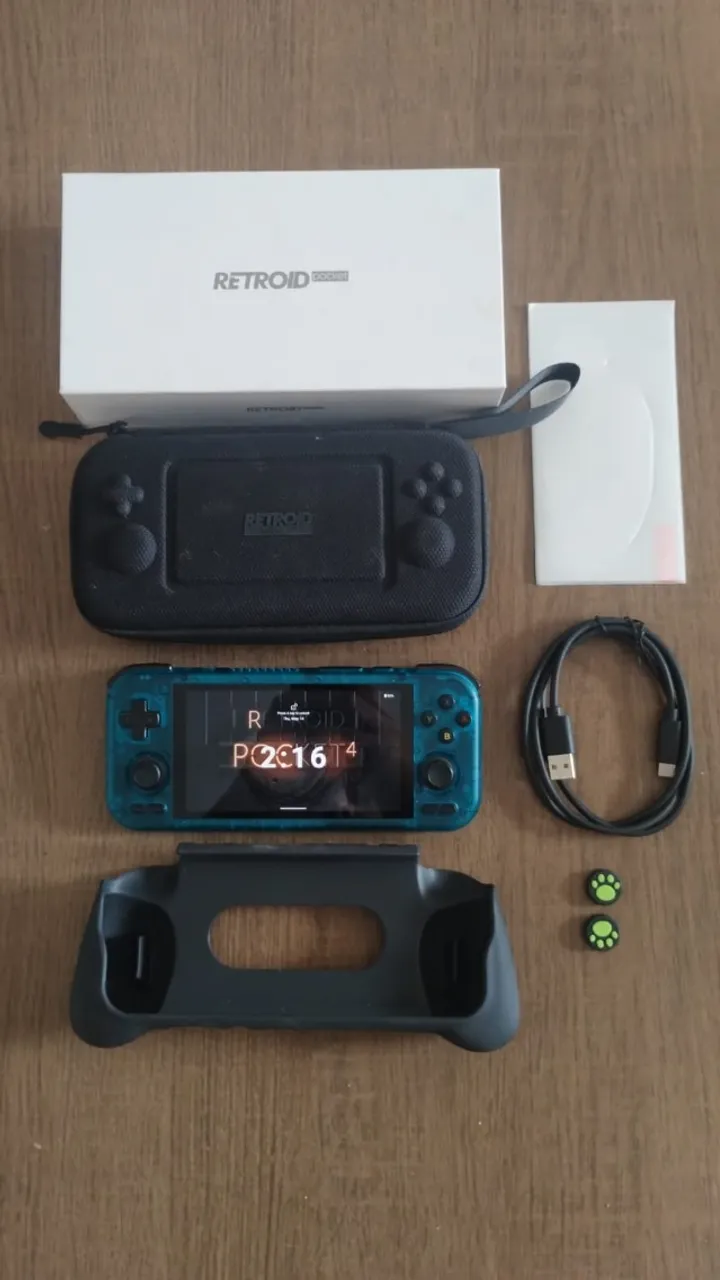 Retroid Pocket 5 16Bit + Case Original + Grip Transparente