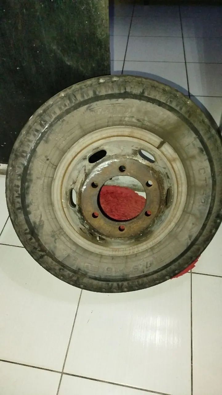 2 aros com pneu usado 