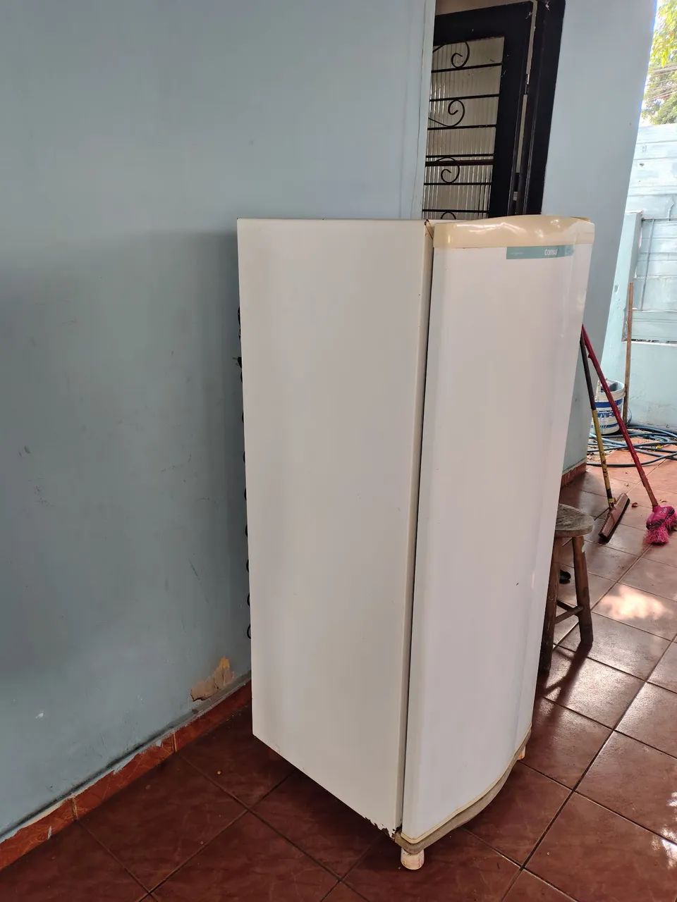 Vendo geladeira funcionando perfeitamente entrego grátis entrega imediata  - Foto 4