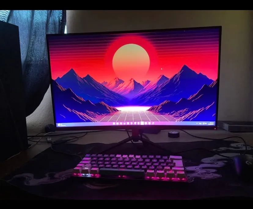 Monitor Gamer 165hz Curvo HQ 1ms FreeSync - Foto 2