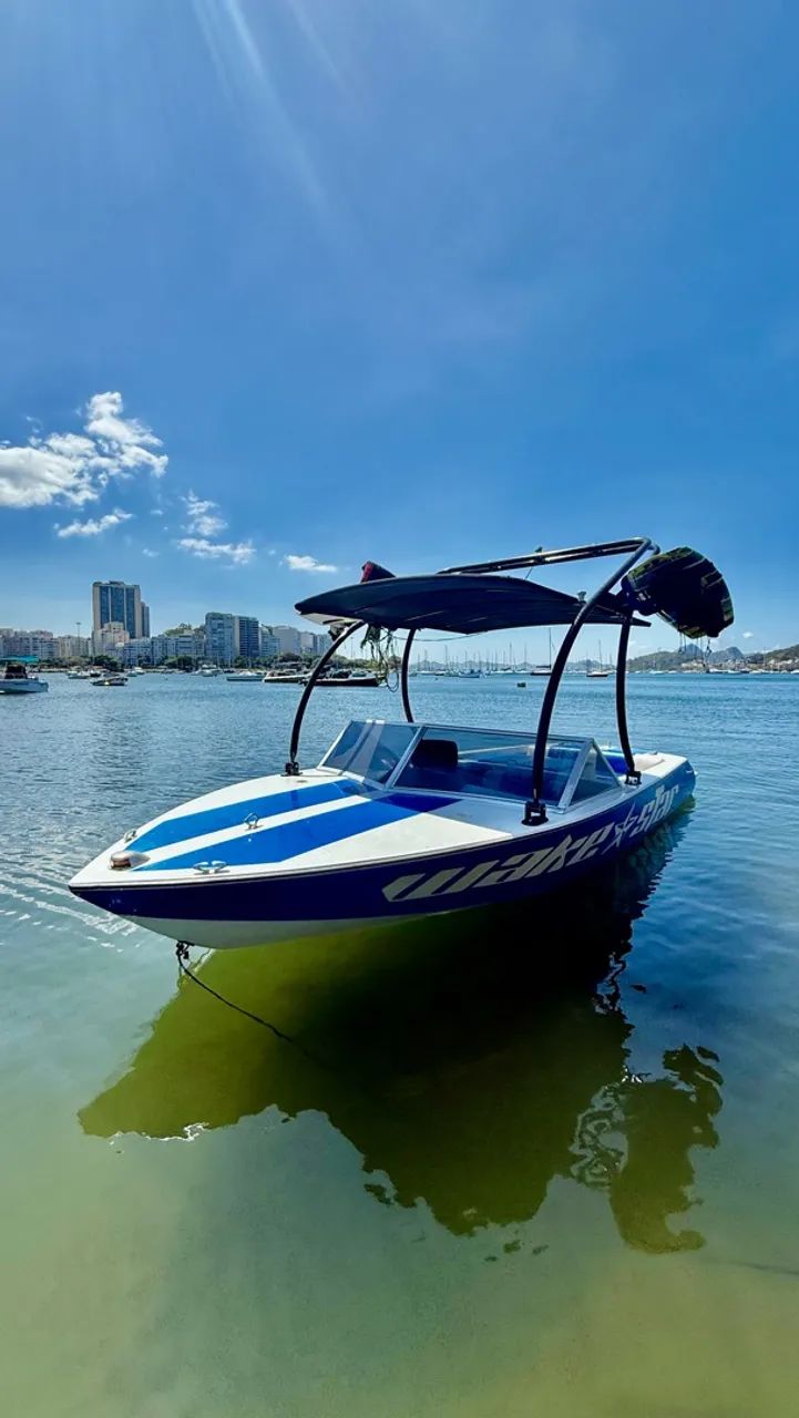 Lancha Esquimar wakeboard