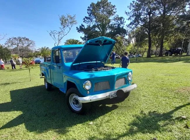 Ford F-75 4X4 2.3 1974