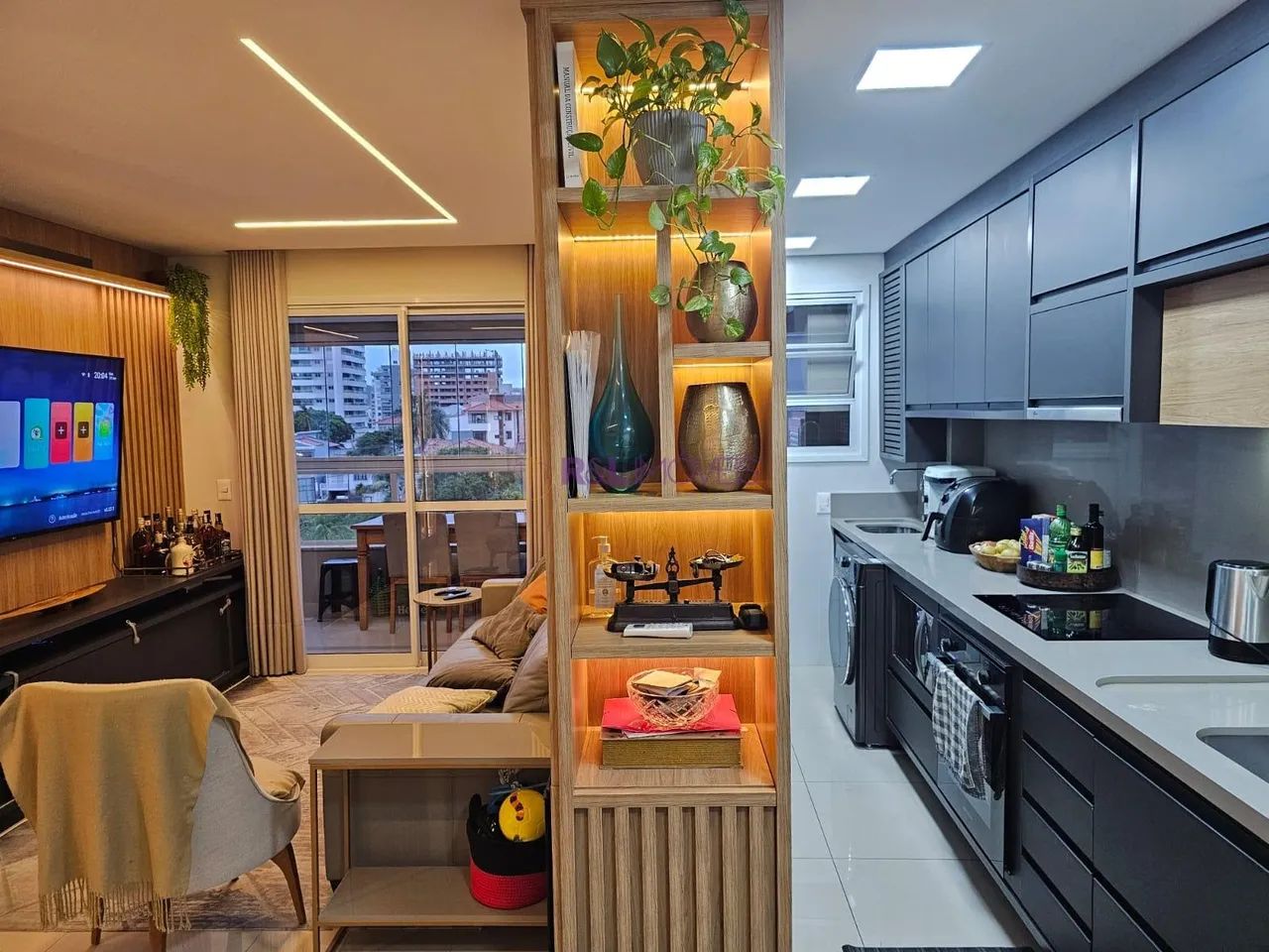 Apartamento 2 Dormitórios (1 Suíte) | 2 Vagas | Mobiliado - Foto 2