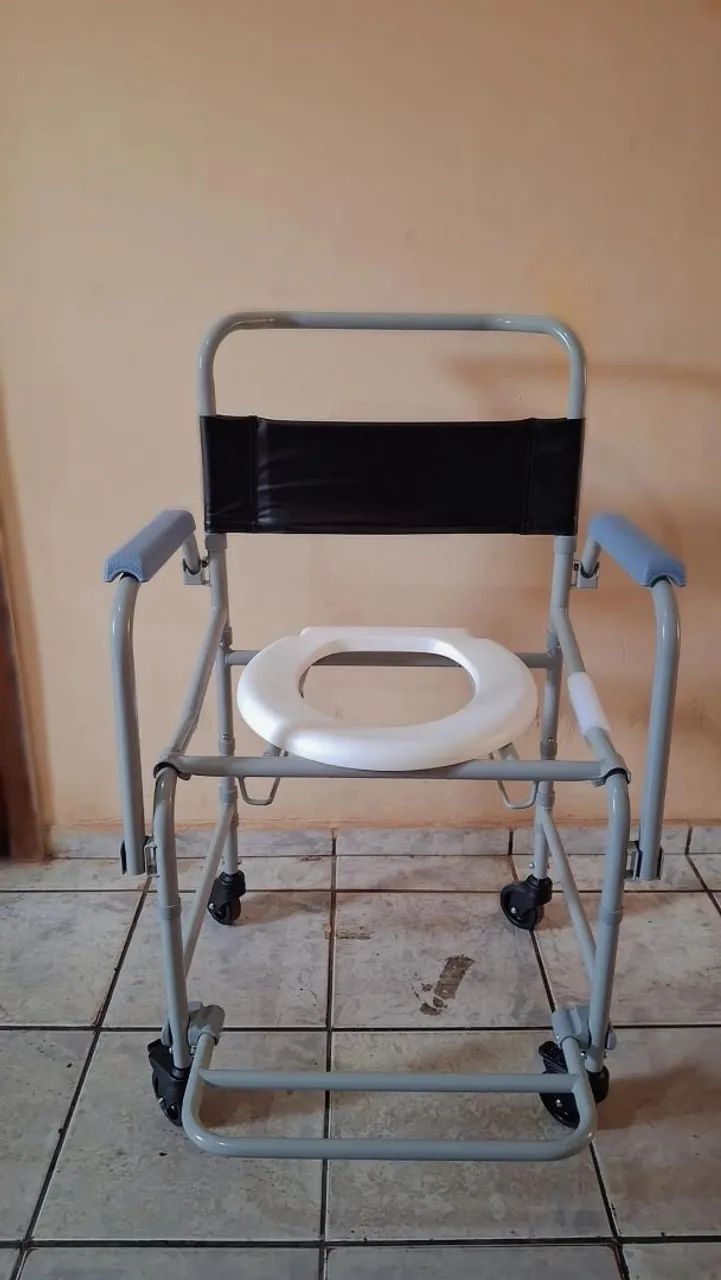 Cadeira higiênico de banho  - Foto 2