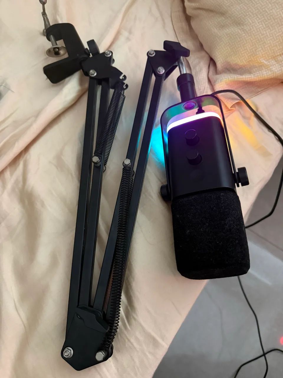 Microfone Fifine AM8 (COM BRAÇO ARTICULADO)