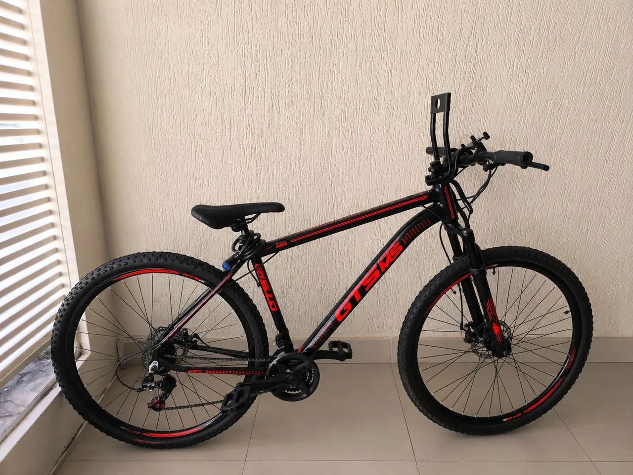 Bicicleta Aro 29 Excelente estado com NF-e  - Foto 2