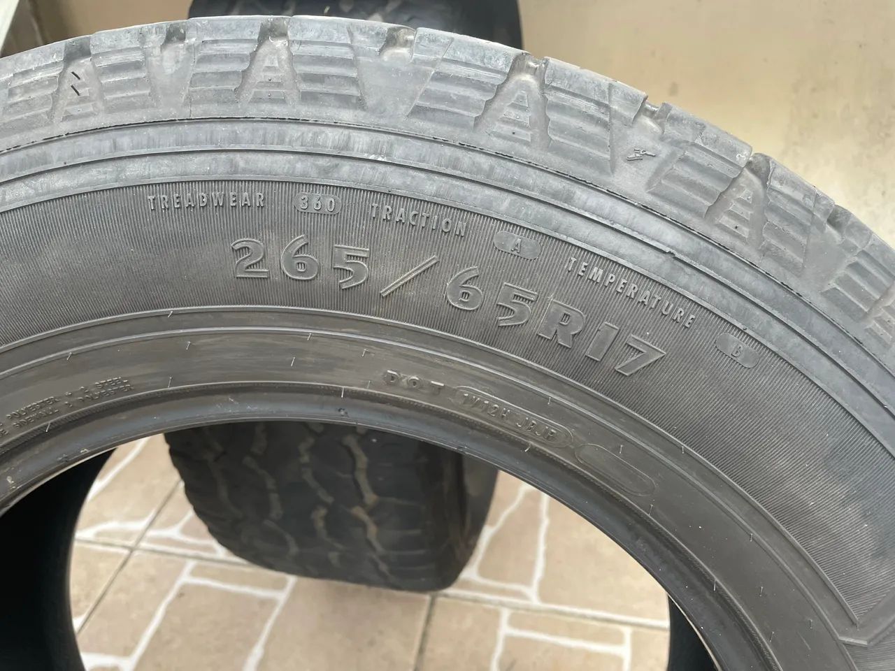 Pneu 265/65 aro 17 meia vida  - Foto 2