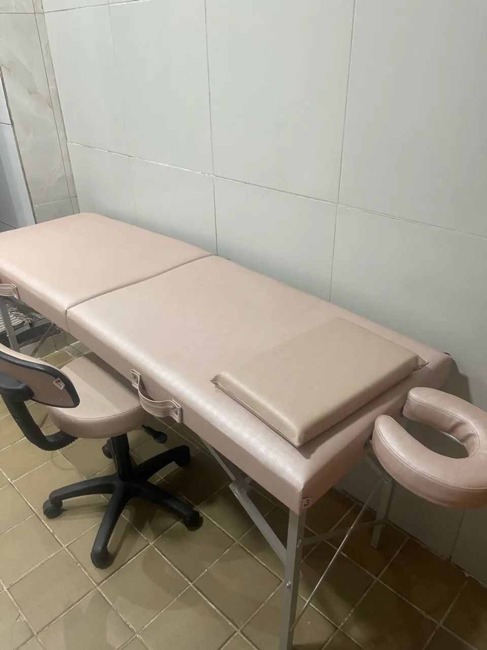 Maca com extensor, mocho e travesseiro hospitalar 