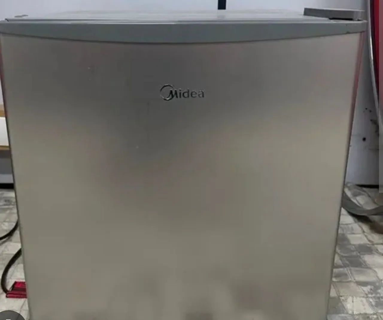 Frigobar Midea 45 litros cinza usado  - Foto 2