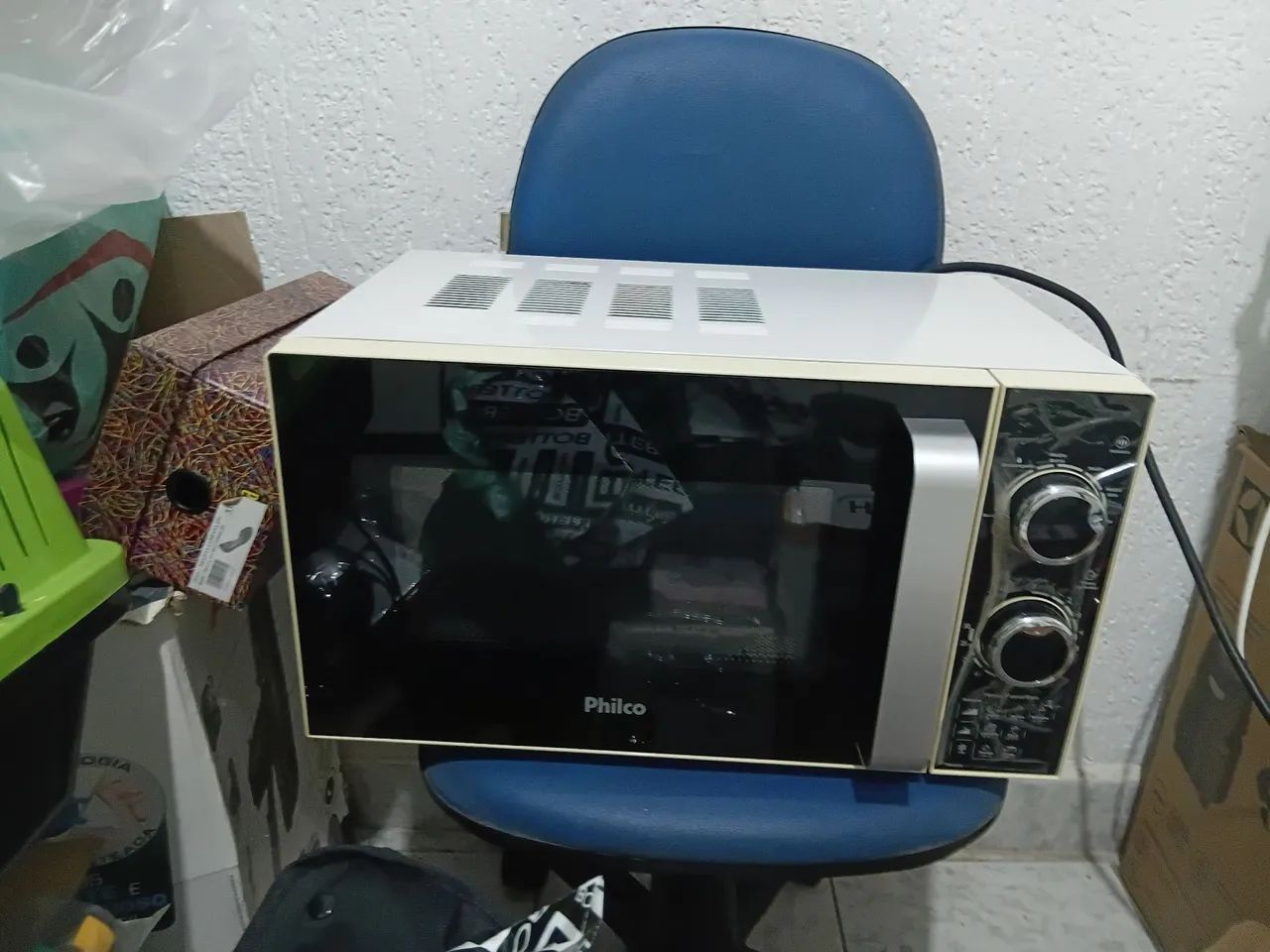 Micro-ondas Philco 20 litros  branco em ótimo funcionamento. - Foto 2