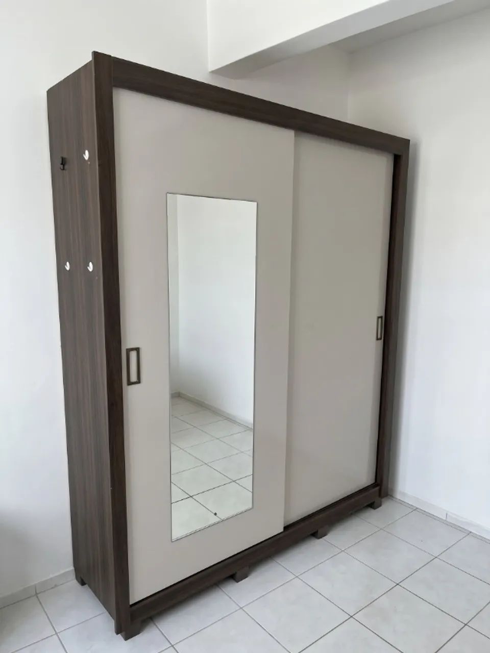 Guarda-Roupa 2 Portas de Correr com Espelho - Madeira e Bege (Excelente Estado)