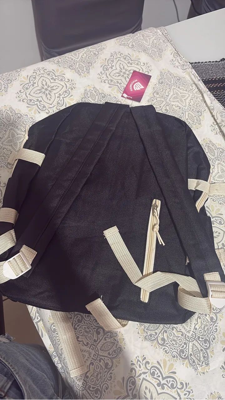 Mochila Escolar preta e bege  - Foto 2