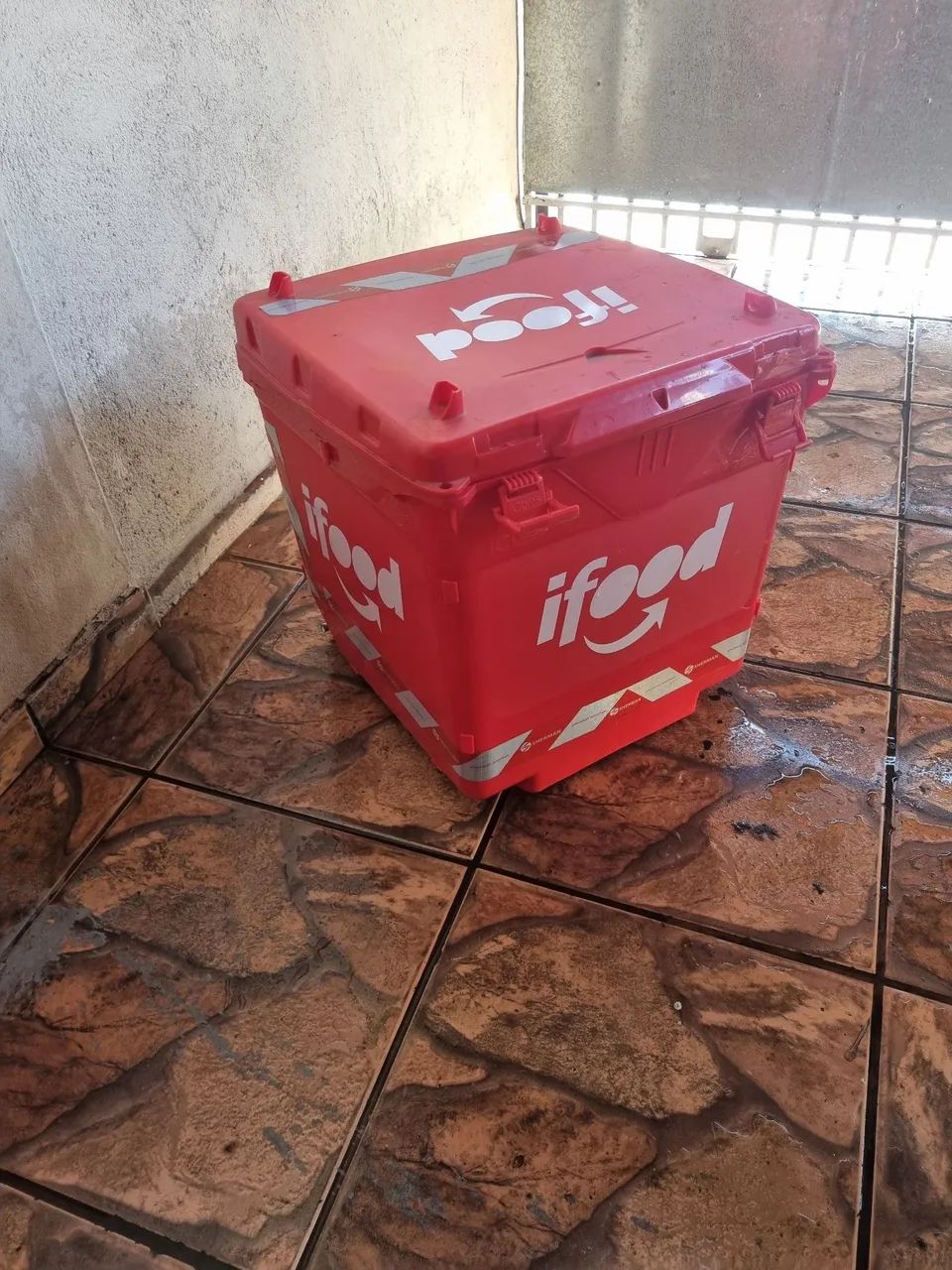 Bau moto entregador 