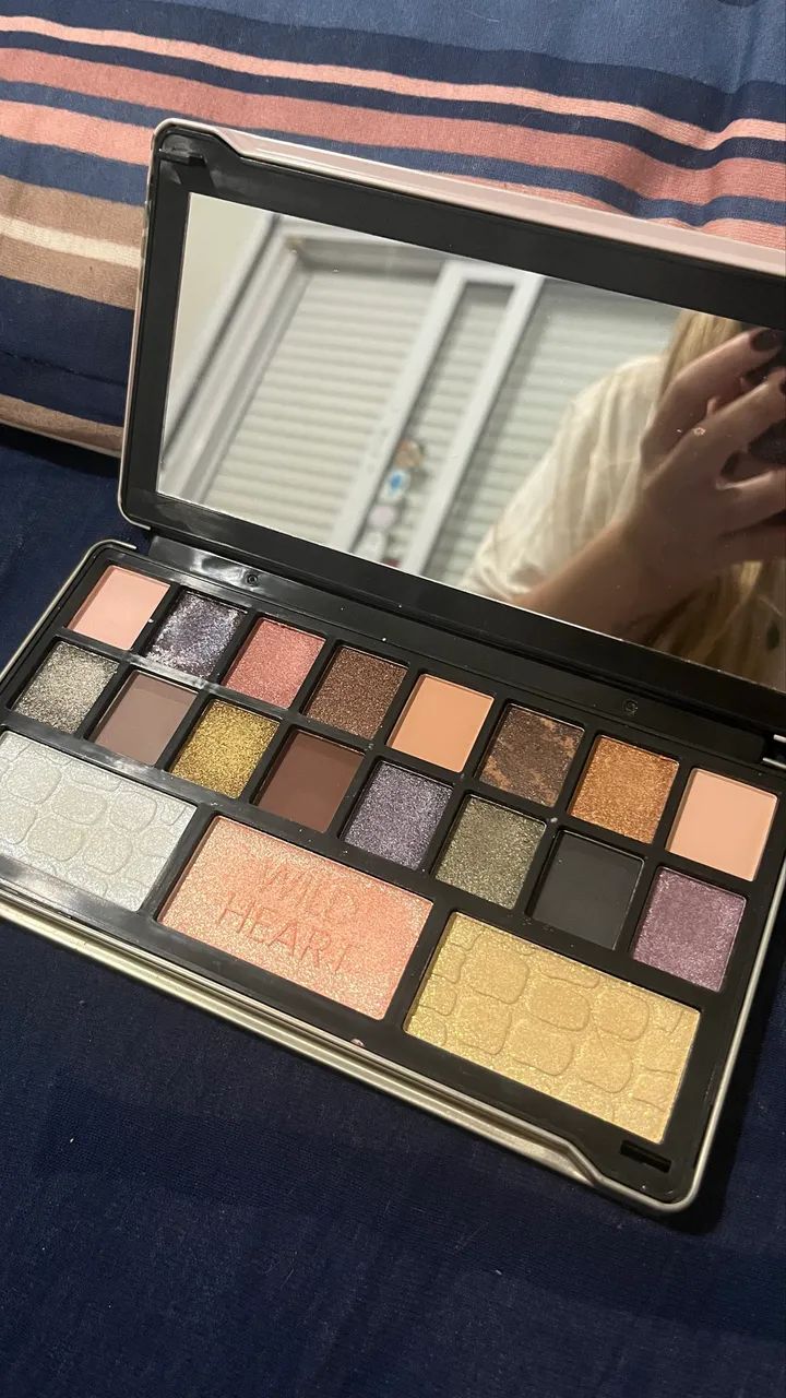 Paleta Paris Hilton nova 