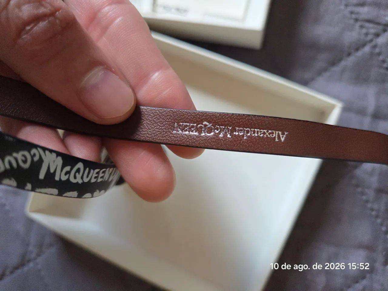 Pulseira de couro e prata Alexander McQueen 