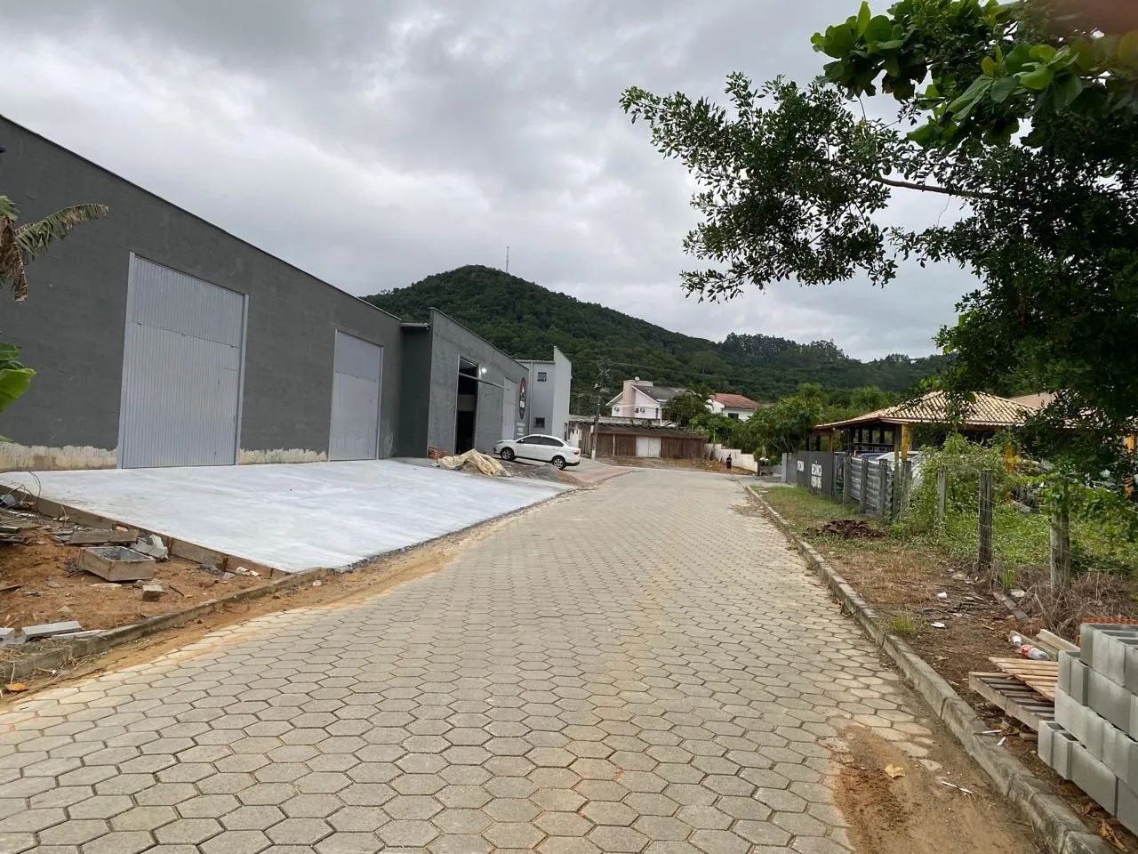 Alugo galpão no centro de águas mornas - Foto 3
