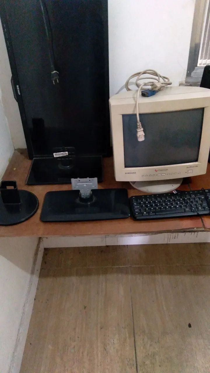 Sucata de TV e monitores e outros - Para desocupar espaço.  - Foto 2