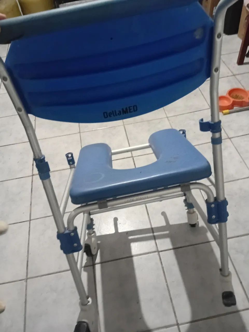 CADEIRA DE BANHO *DELLA MED* - Foto 4