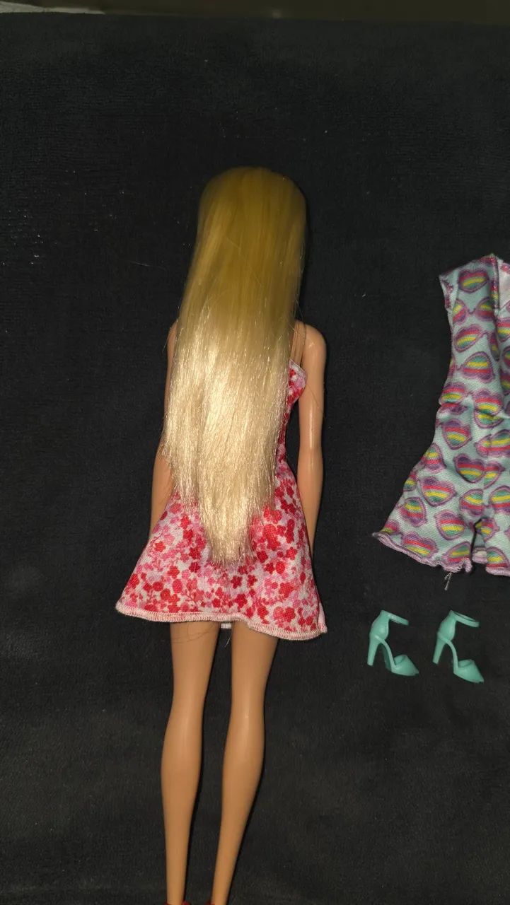 Barbie básica  - Foto 3