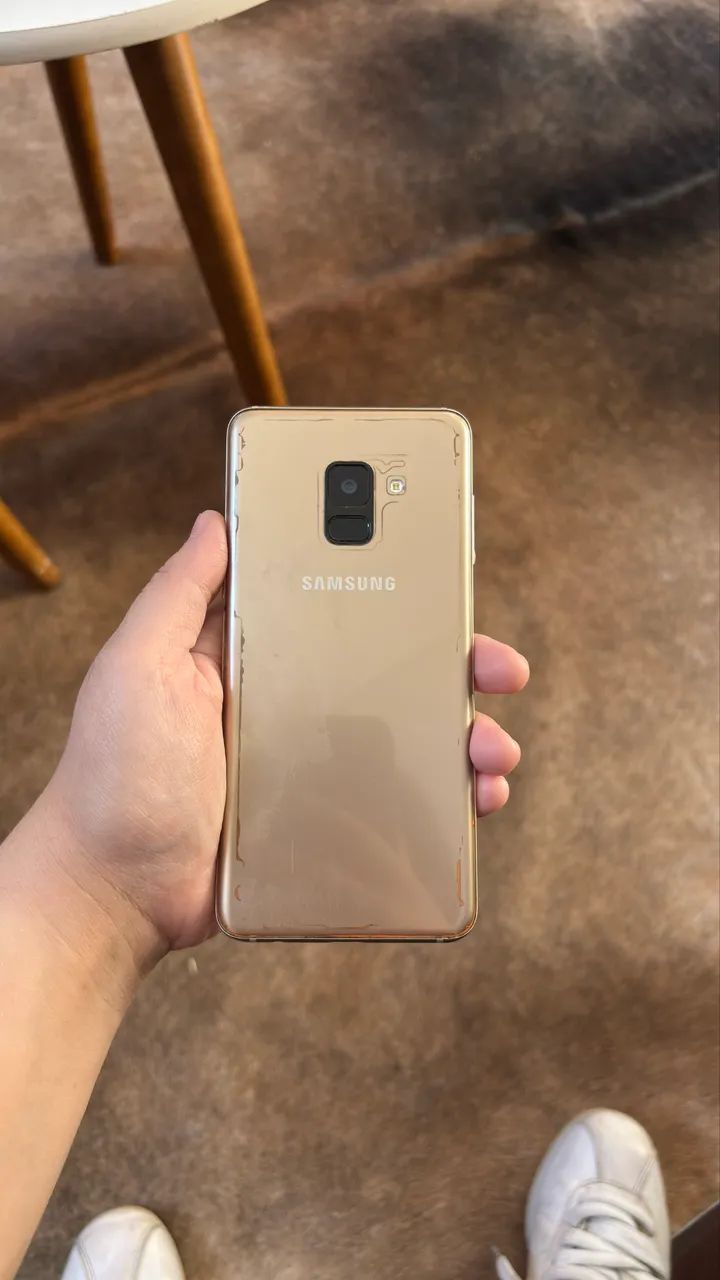 Samsung A8 - Foto 3