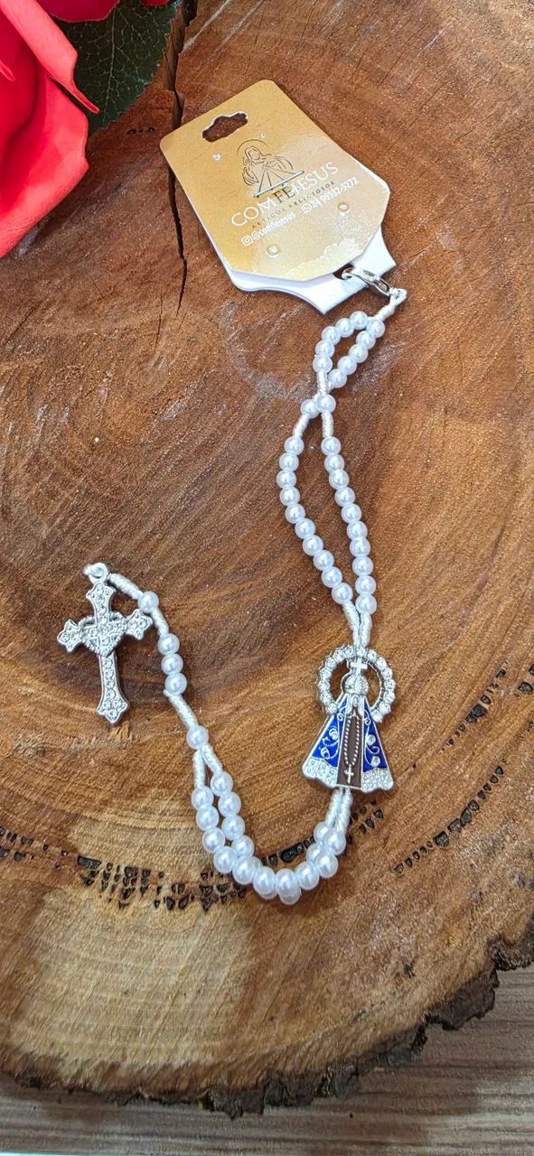 Pulseira Terço Nossa Senhora Aparecida com Pérolas e Strass - Novo - Foto 4