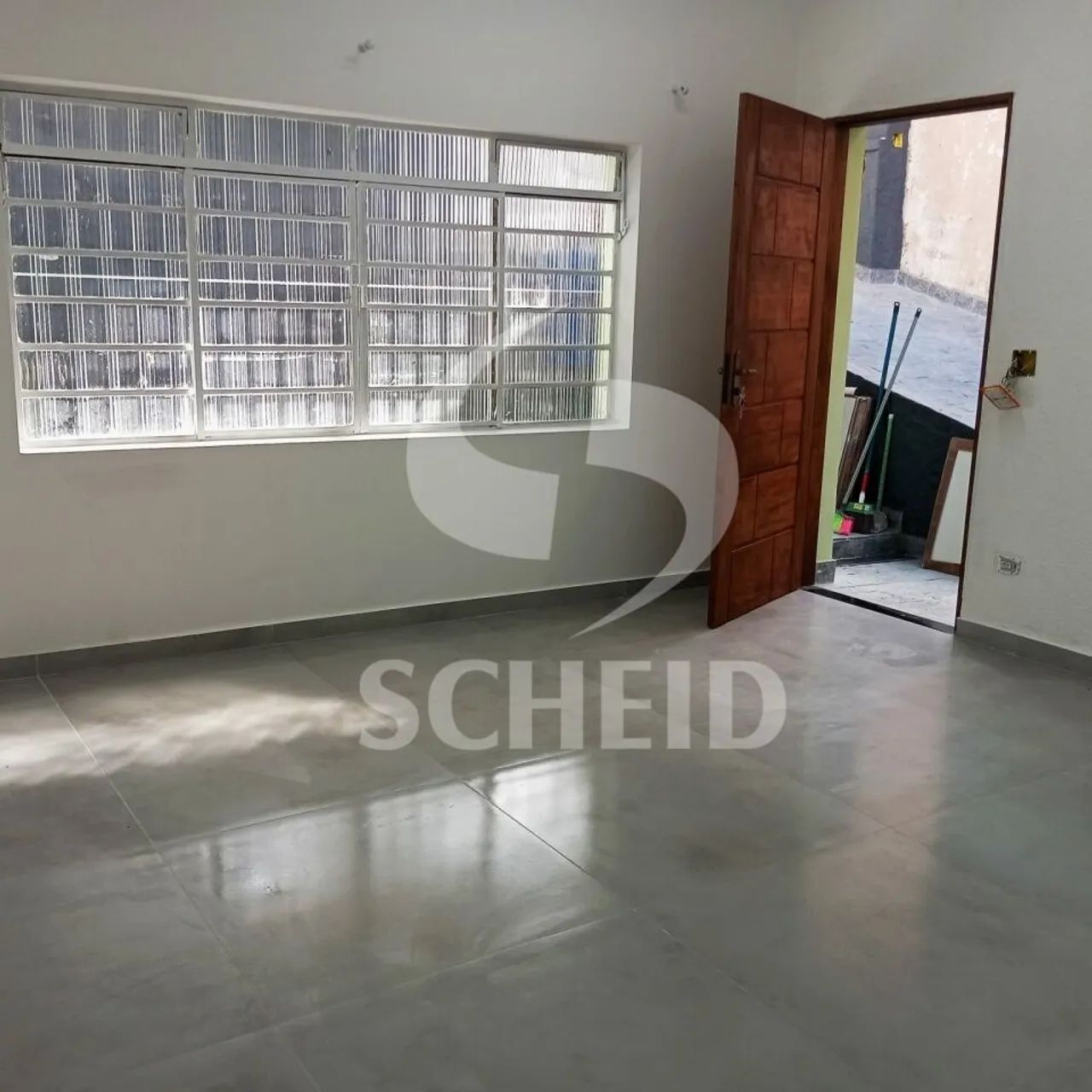 Casa a venda de 130,00m² útil, com 2 quartos e 4 vagas na Vila Mascote.