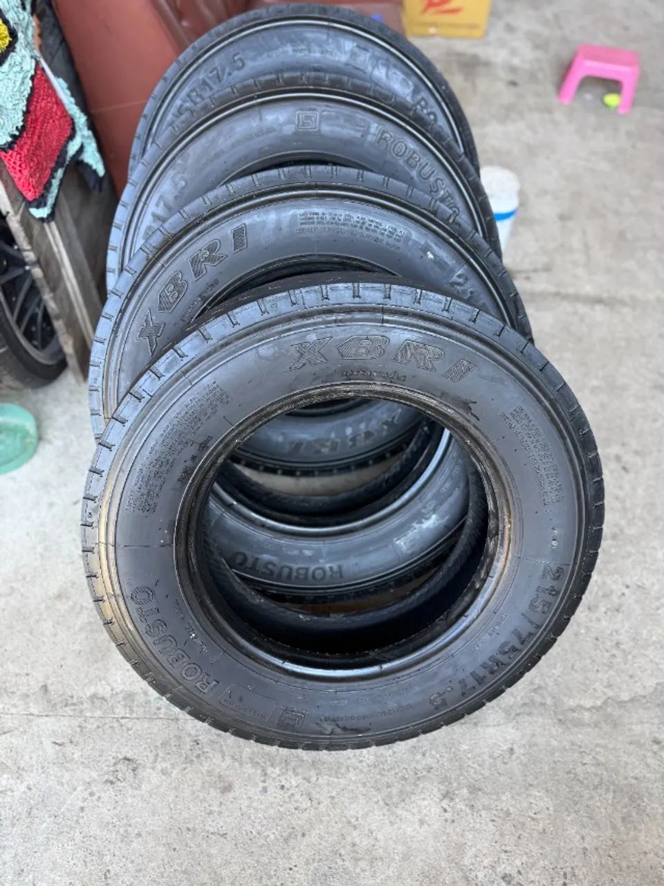 4 pneus xbri 215/75 17,5 sem recape - Foto 2