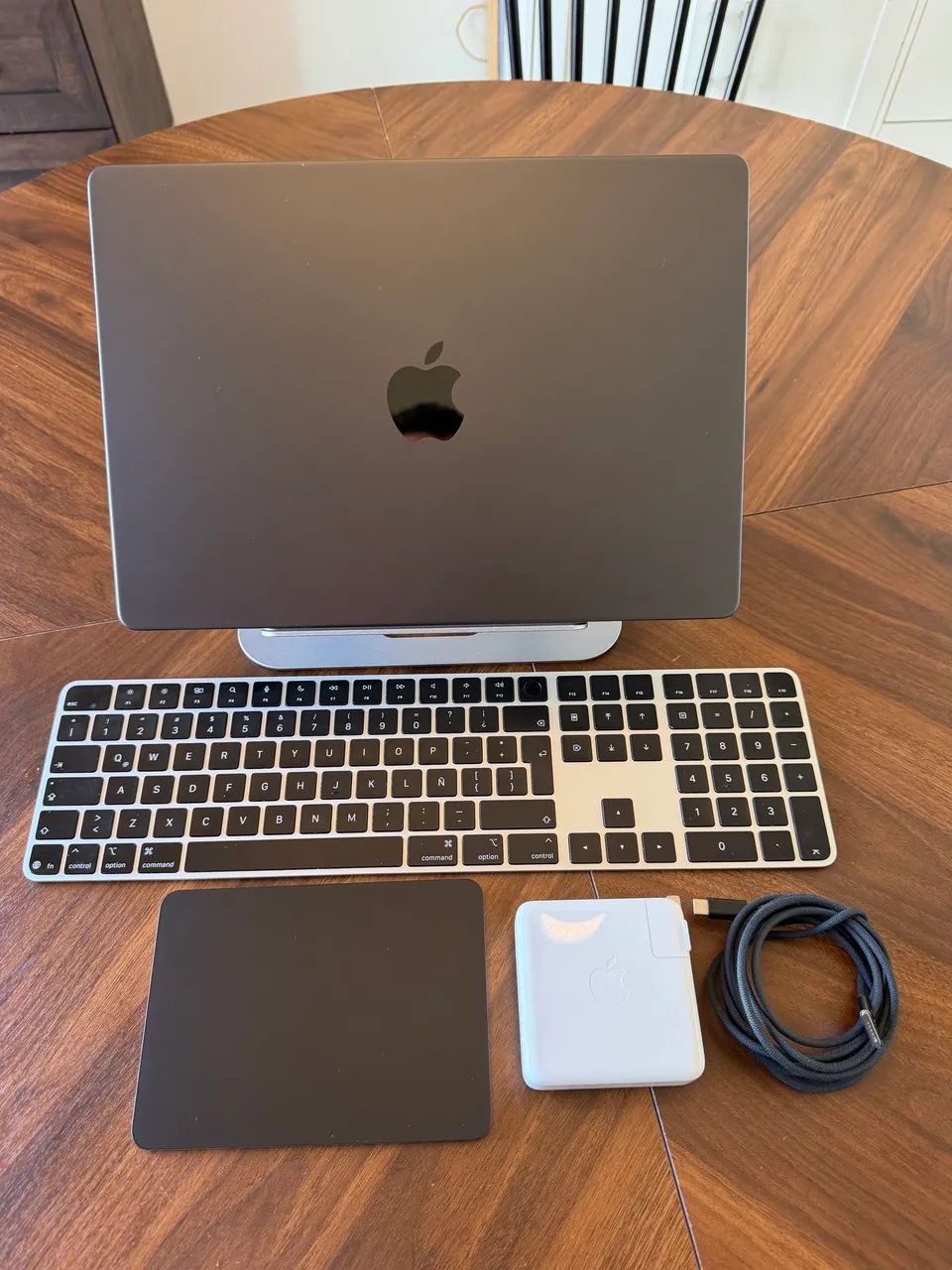 MacBook Pro 14 M4 Max - 36GB RAM - 1TB SSD com Brindes e Apple