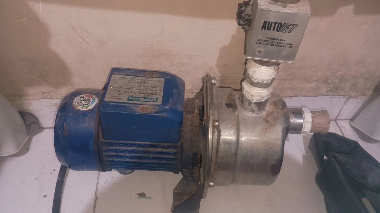 Bomba de água com controlador automático 