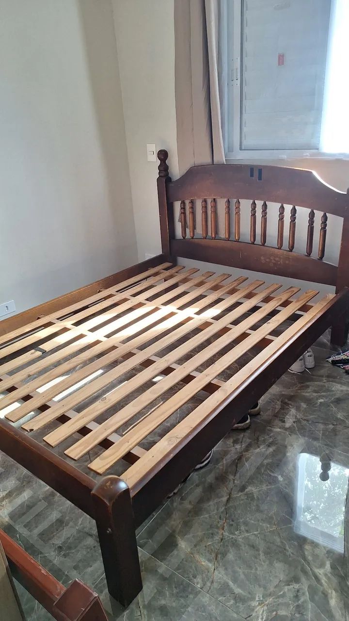 Cama de madeira maciça e colchão  - Foto 5