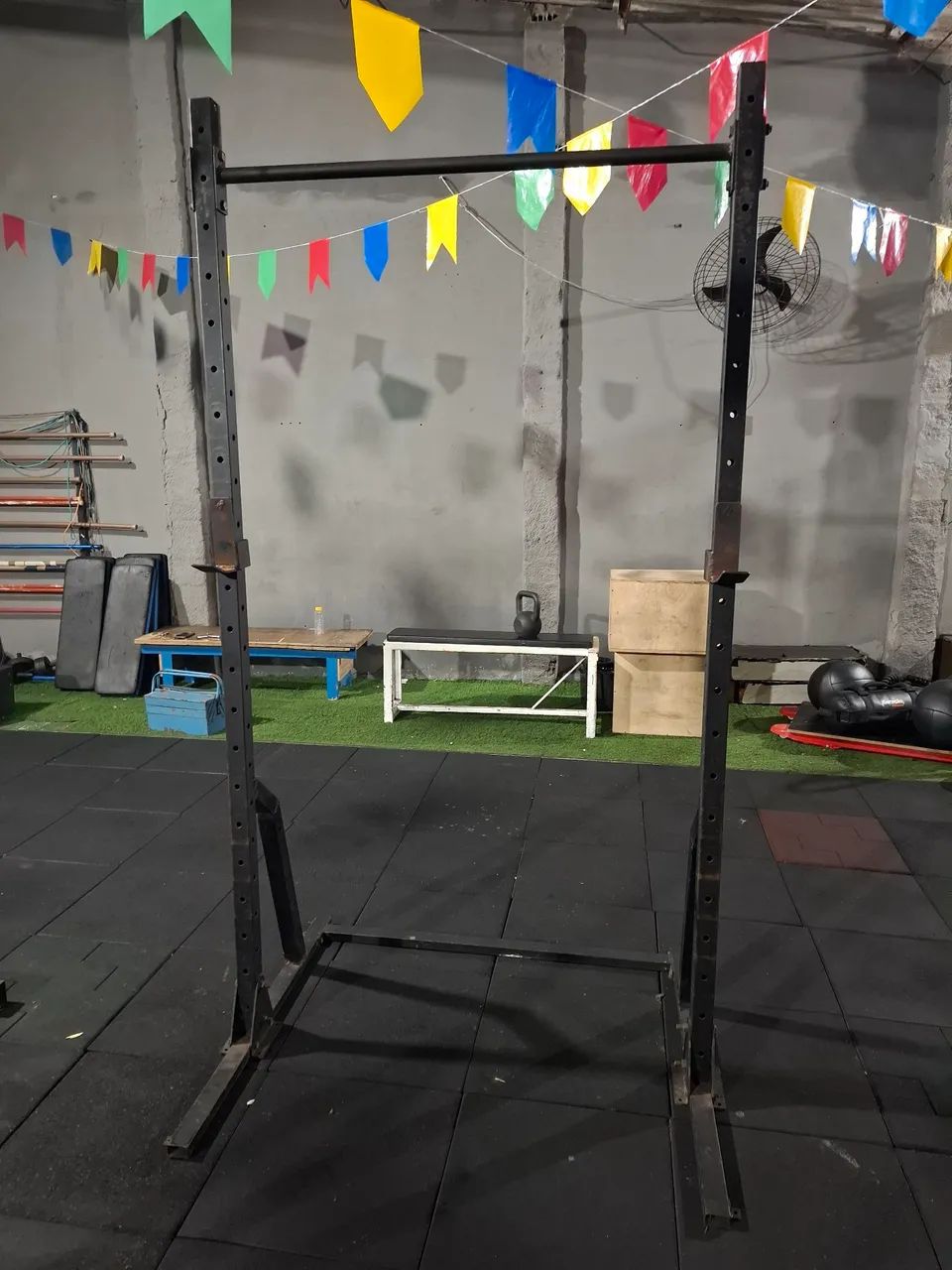 Suporte para barra fixa e agachamento 