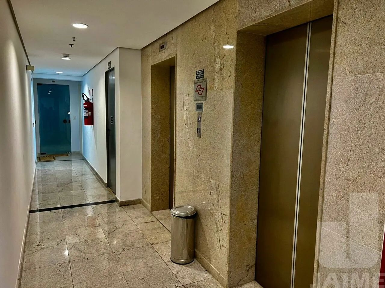 Sala Comercial com copa, dois banheiros e 1 vaga em ótima localização de Pinheiros - Foto 5