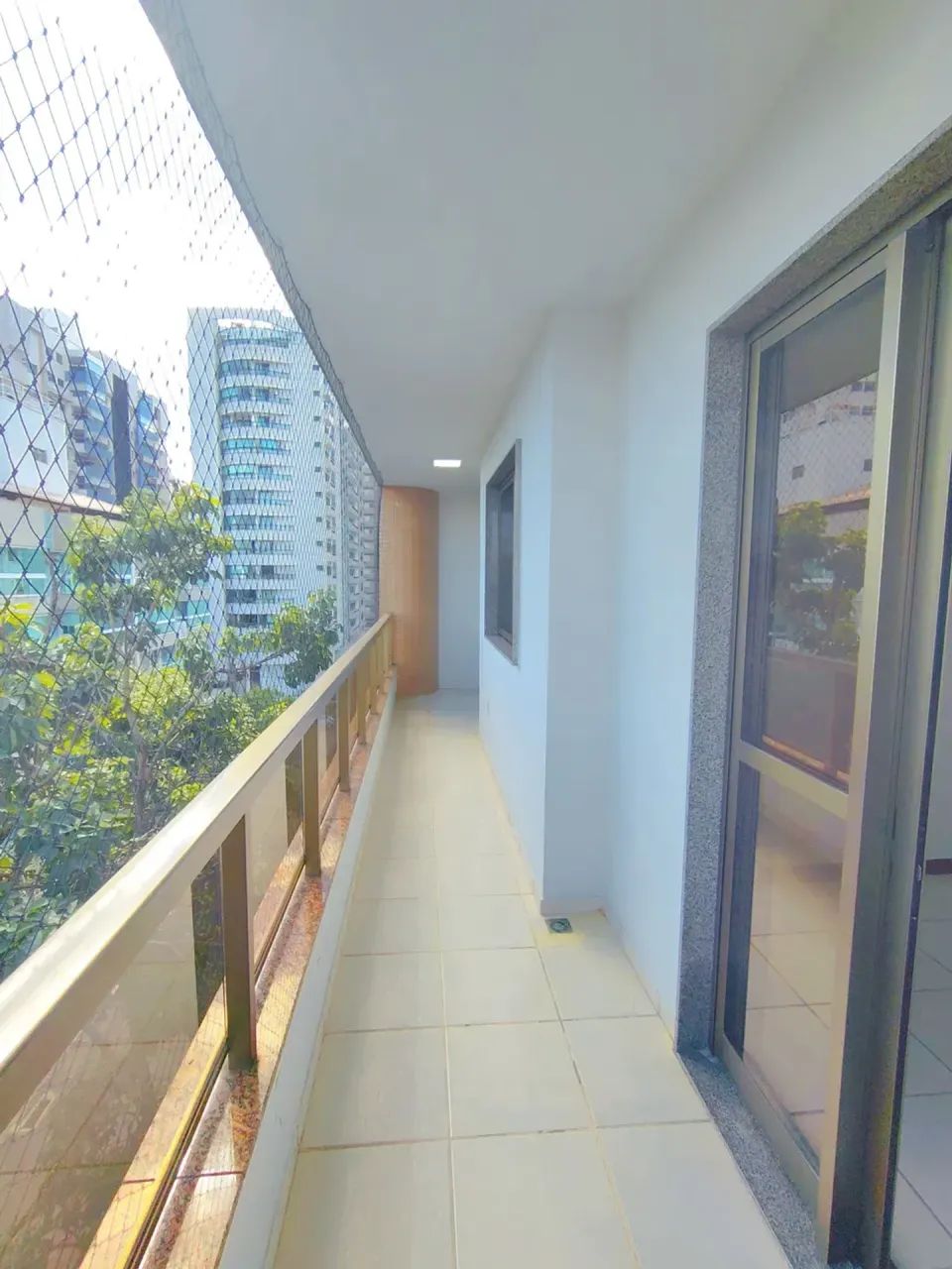 Apartamento para Alugar | 2 Quartos com Suíte | Varandão | Quadra do Mar | - Foto 5