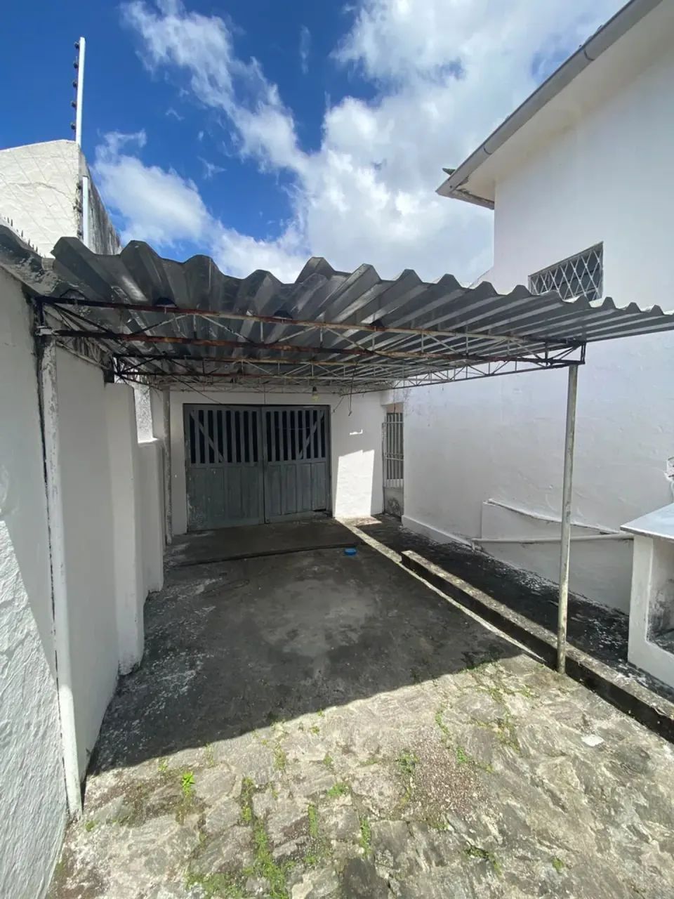 Alugo casa 5 qtos no centro - Foto 4