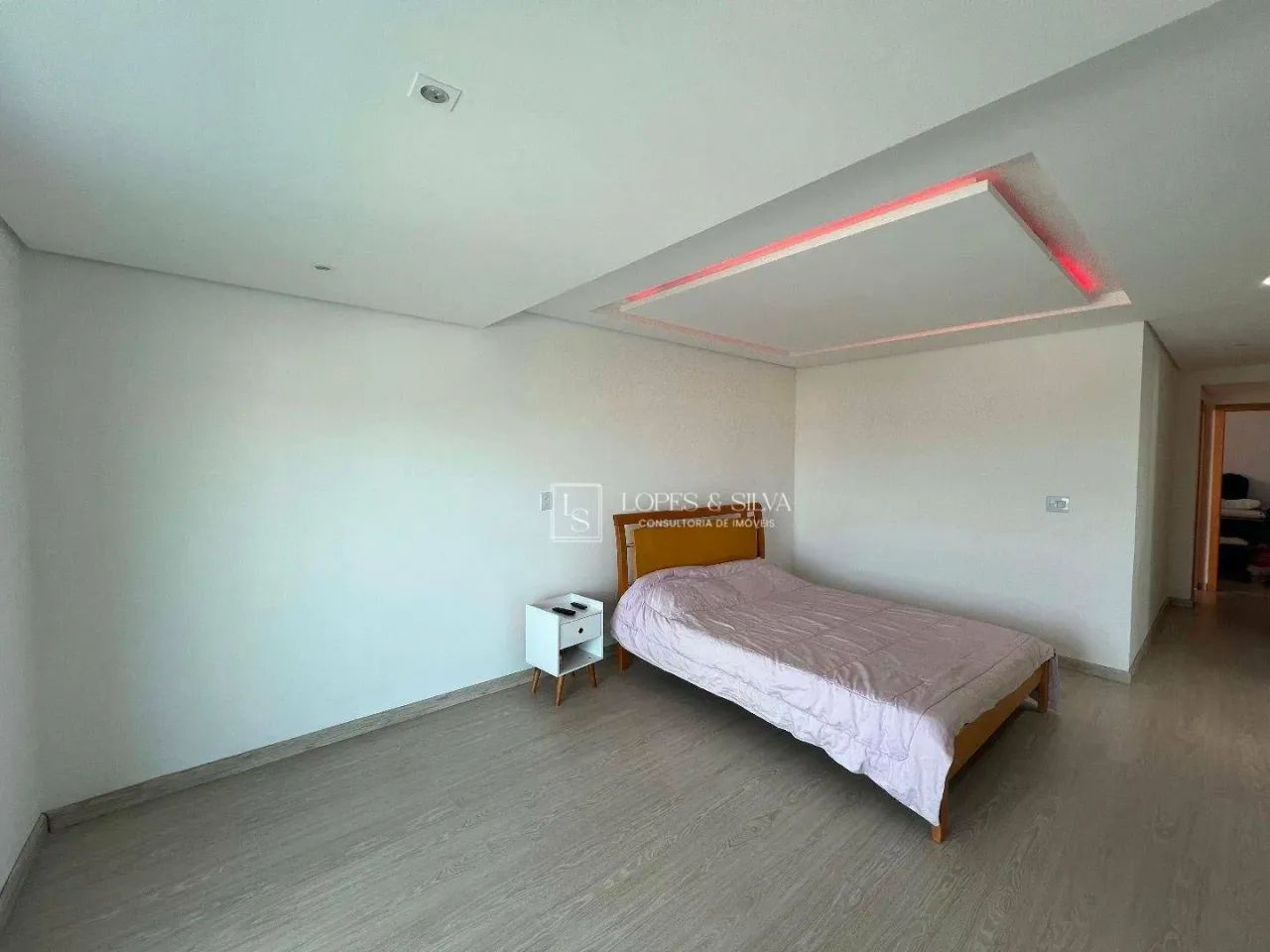 Casa com 4 Dormitórios, sendo 2 suítes à Venda em Condomínio localizado em Atibaia, SP - Foto 13