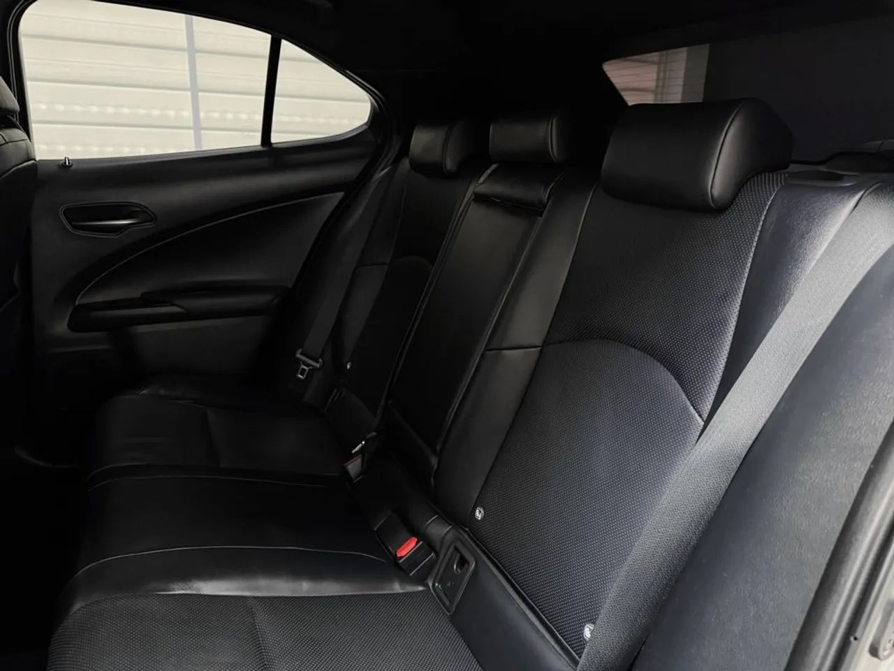 Lexus UX-250h Luxury 2.0 16V Aut.(hybrid), foto 8 de 12