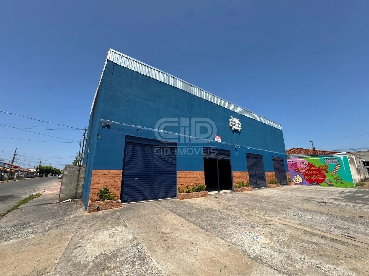 Salão Comercial com Aproximadamente 113m² no CPA II
